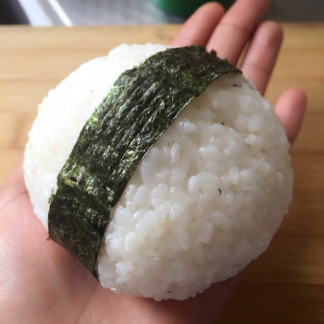 肉松饭团