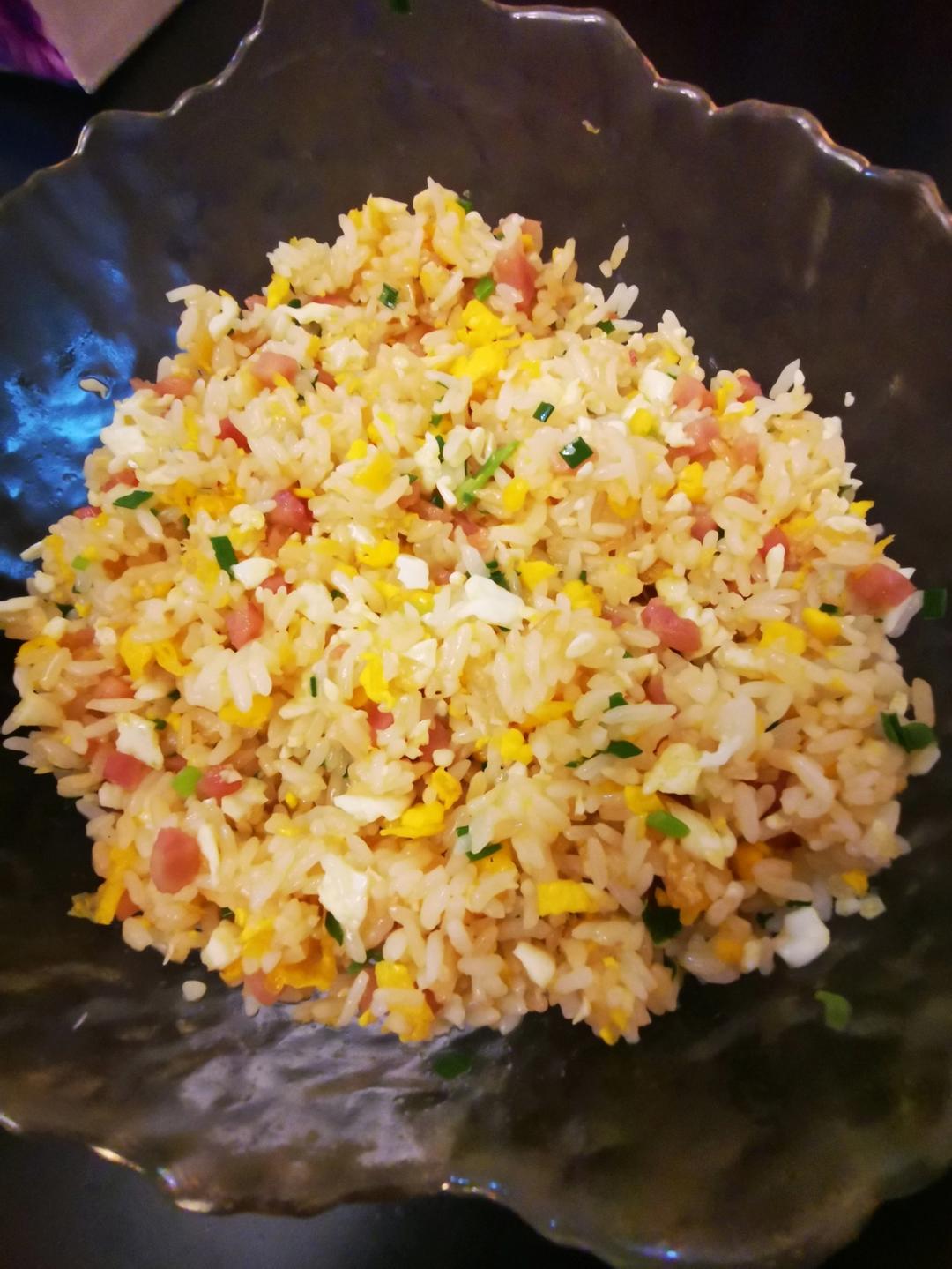 厨师长教你“蛋炒饭”如何做才好吃，答案都在这里面！