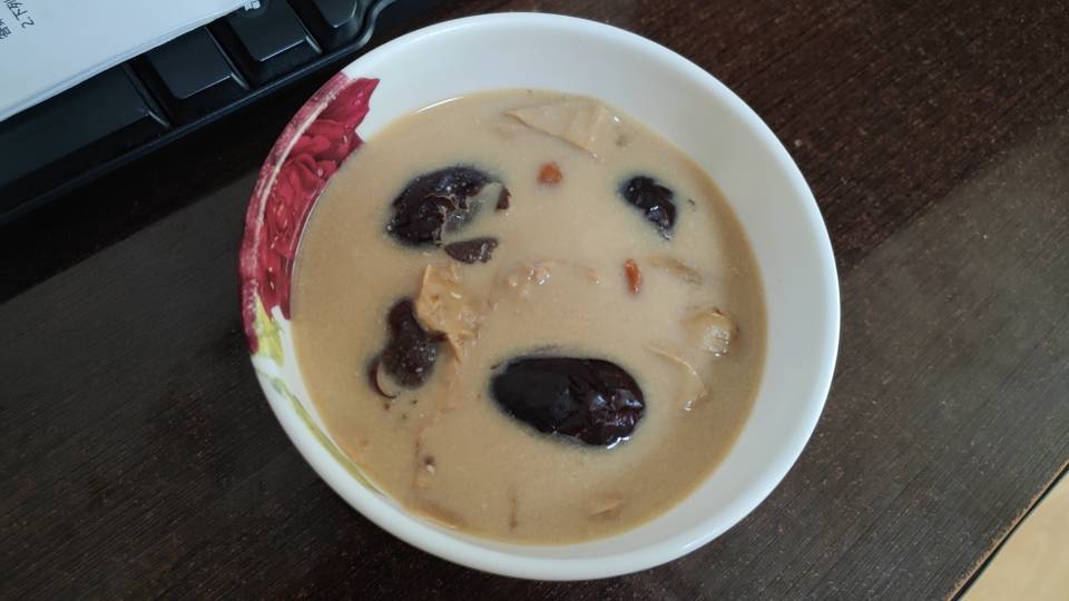 牛奶炖花胶