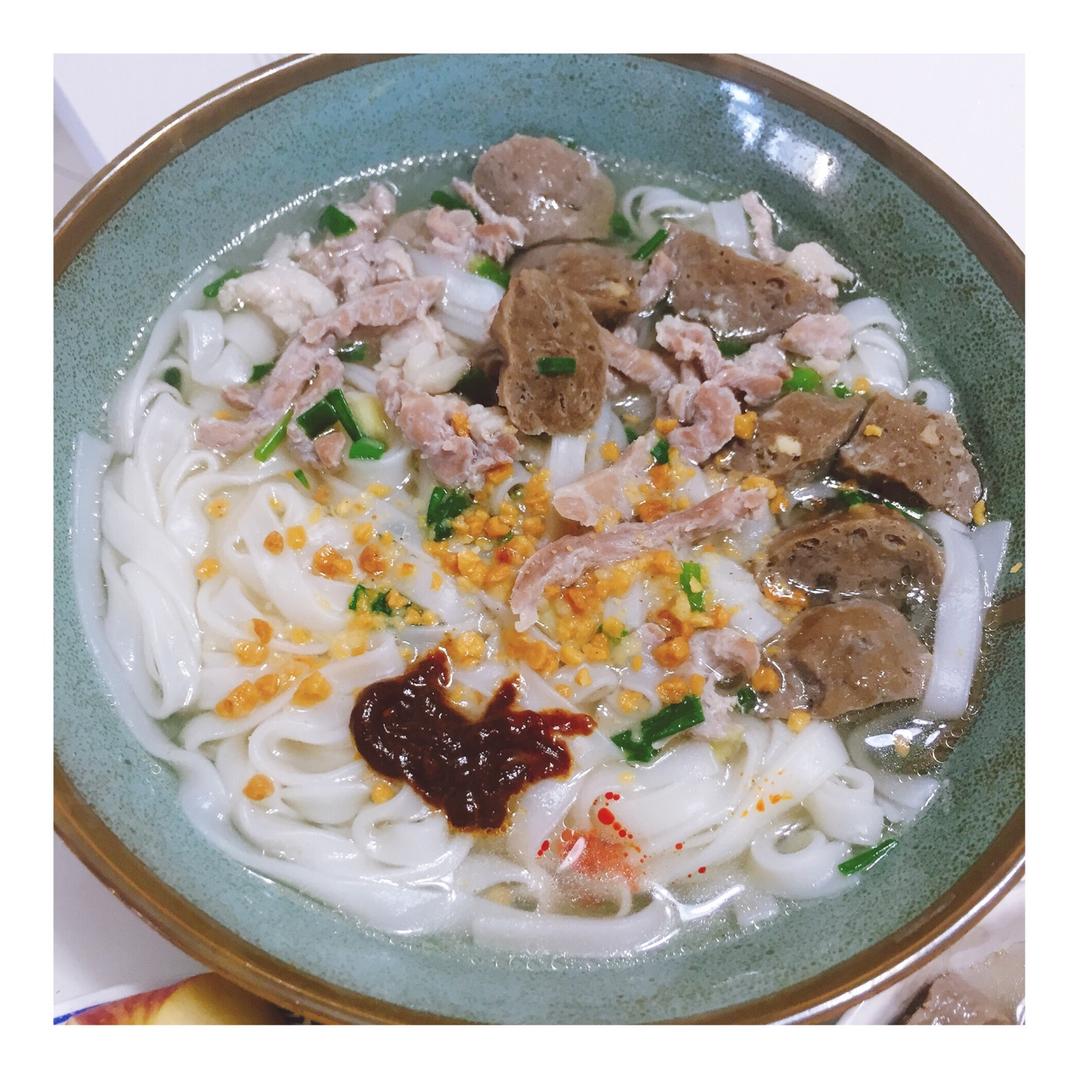 汕头牛肉丸粿条（含蒜头油做法）