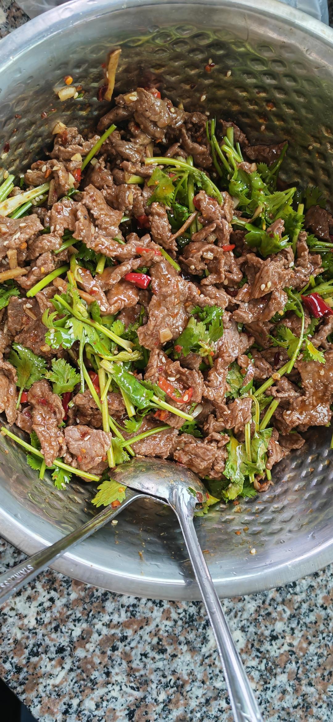 丈母娘吃了都夸的凉拌香菜牛肉