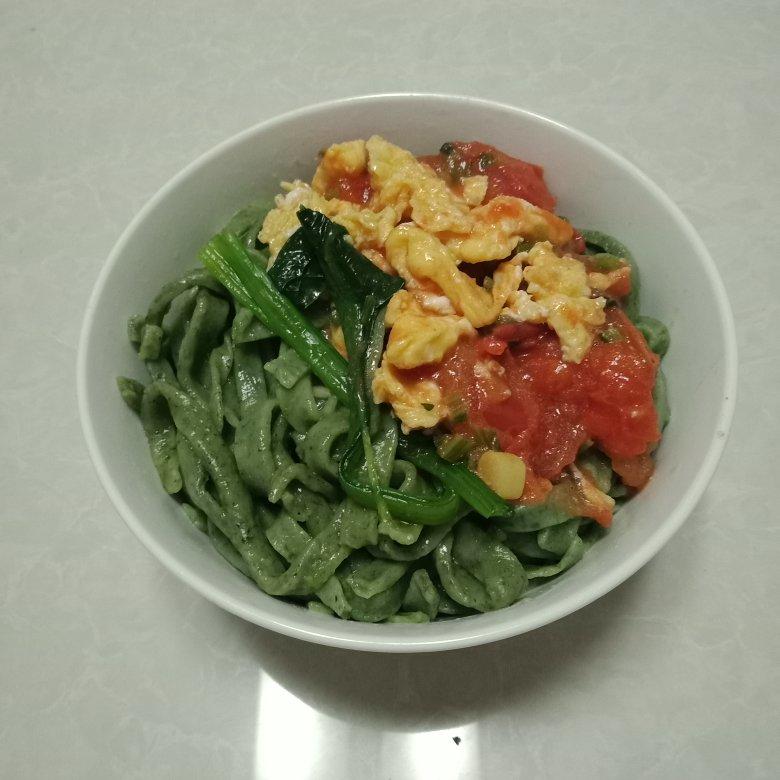春天里的绿菠面（健康绿色菠菜面）