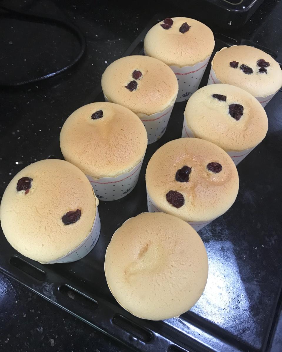 不塌不凹的纸杯戚风蛋糕