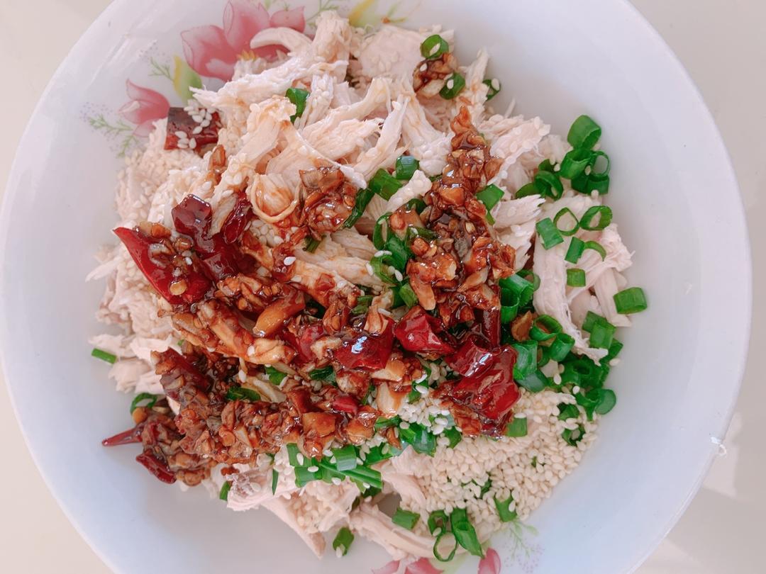 凉拌鸡丝（爽口低脂鸡胸肉）