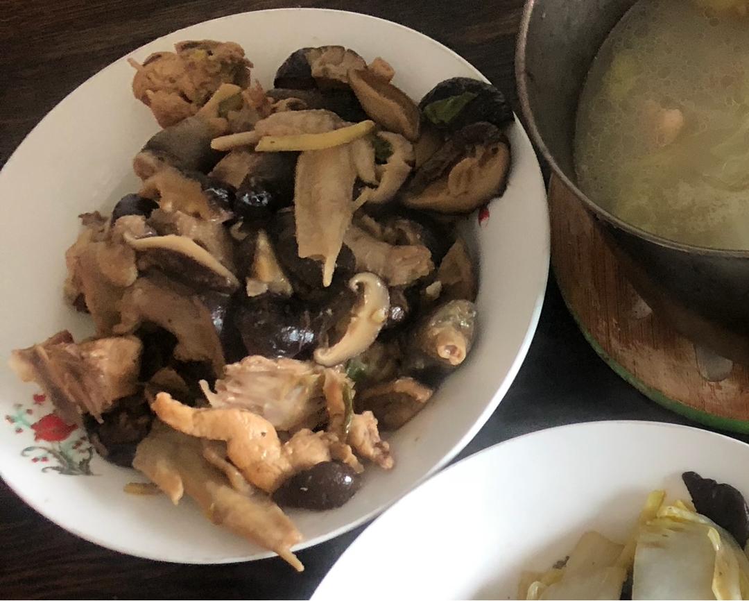 冬菇炒滑鸡