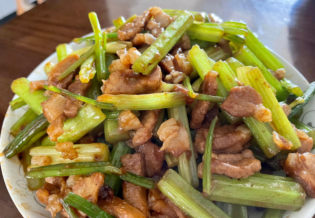 芹菜炒肉片