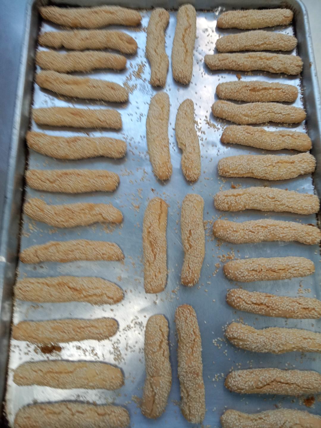 不用油炸   香酥芝麻条   这么做太香了  小点心  追剧小零食