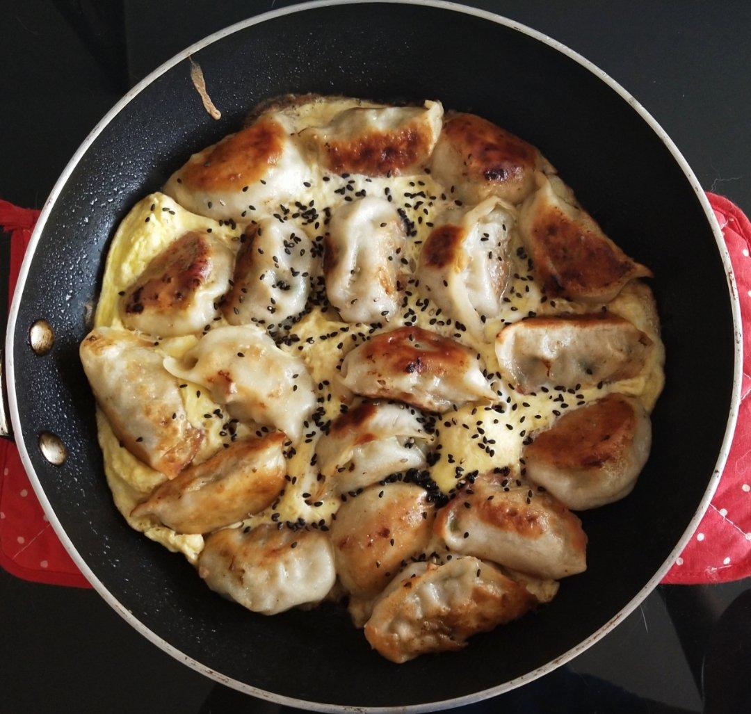 蛋抱煎饺（速冻饺）