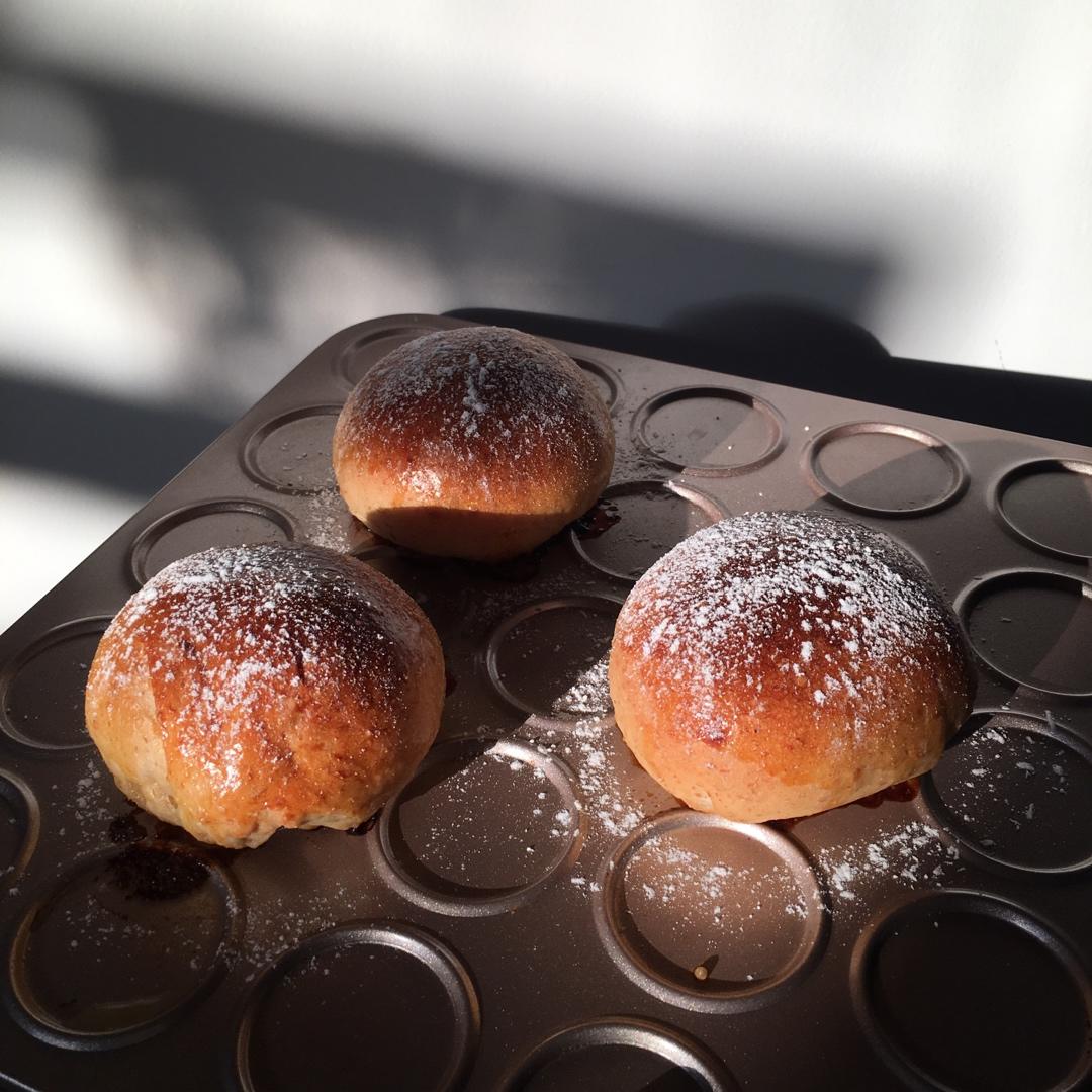 烫种黑芝麻盐面包