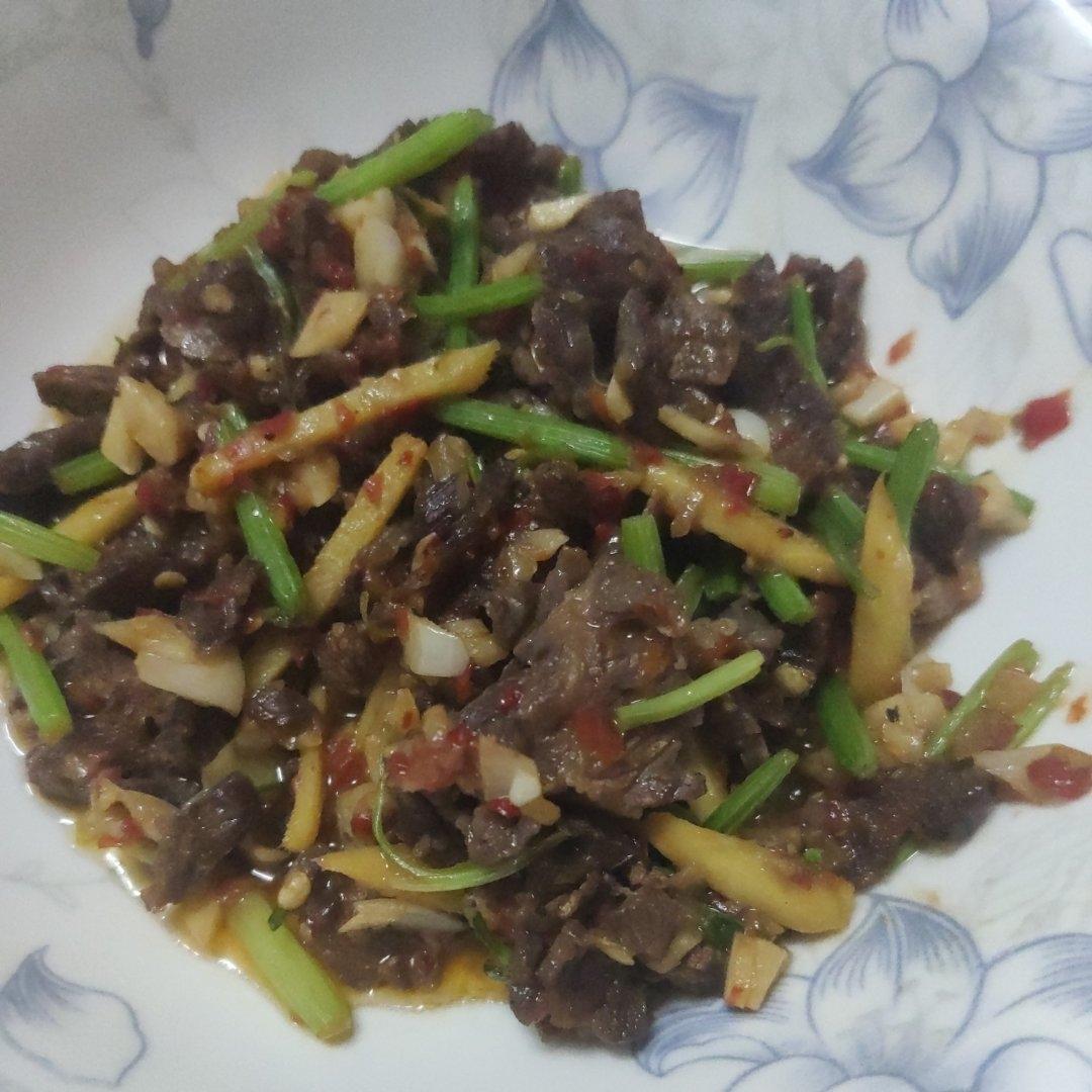 微酸微辣饭扫光，剁辣椒炒牛肉