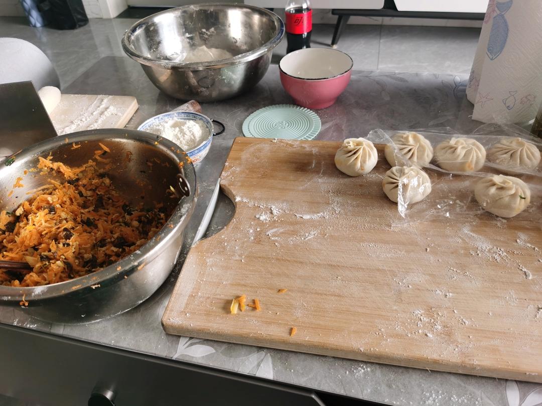 胡萝卜木耳鸡蛋素包子