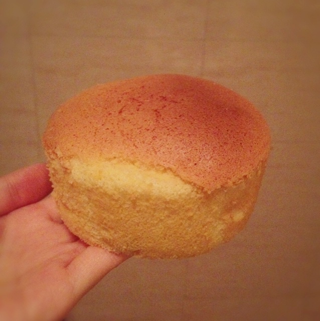 超简单完美戚风蛋糕（6寸2蛋）附打发、翻拌、脱模视频