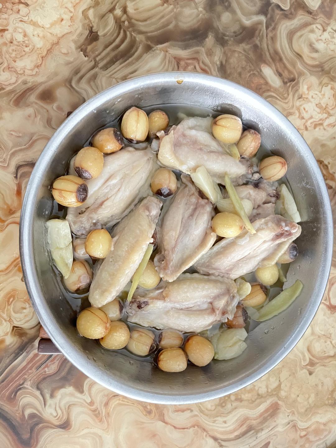 莲子蒸鸡（翼）的做法