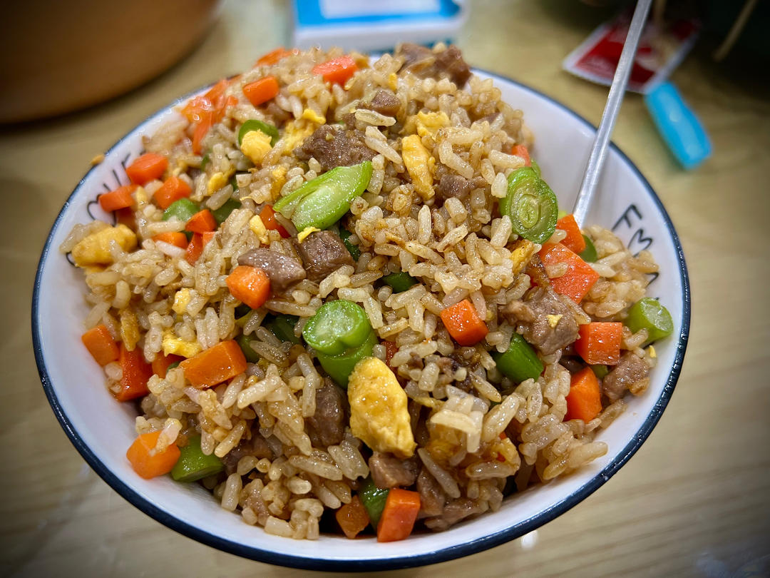 “一个蛋花5粒饭”的蛋炒饭