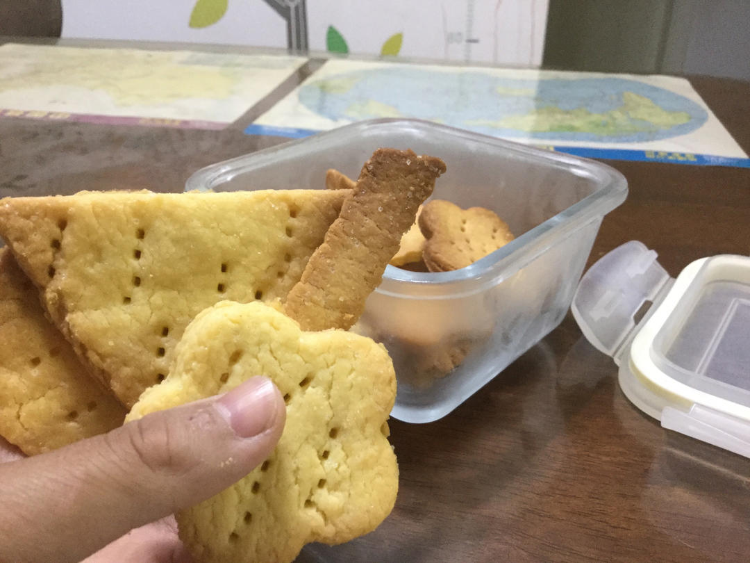 黄油小饼干，酥酥脆脆是崽崽的最爱。