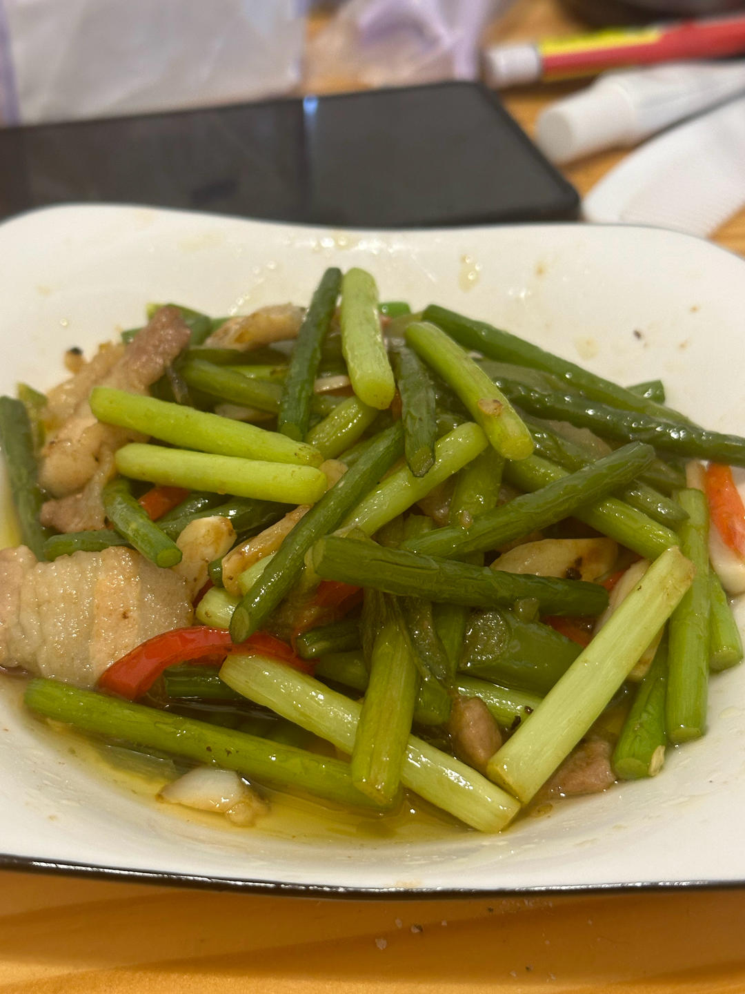 简单易做的下饭菜－蒜苔炒肉