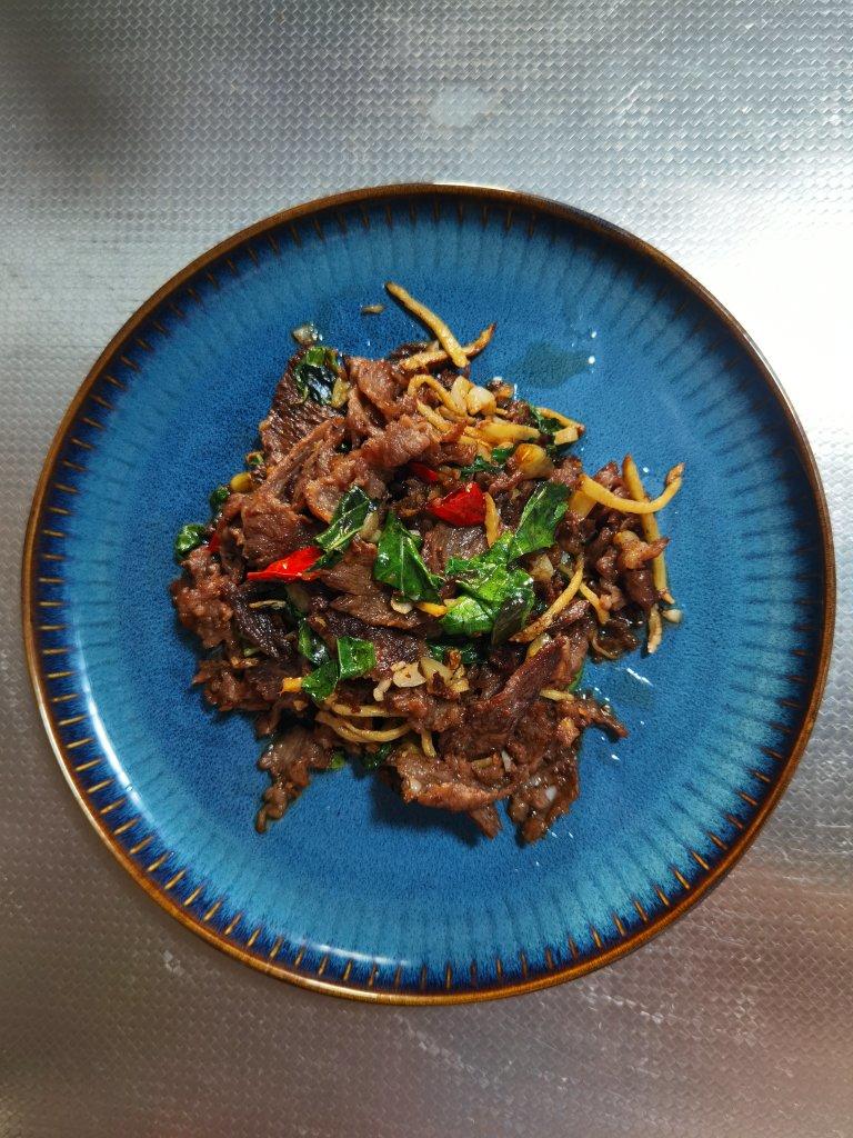 罗勒炒牛肉