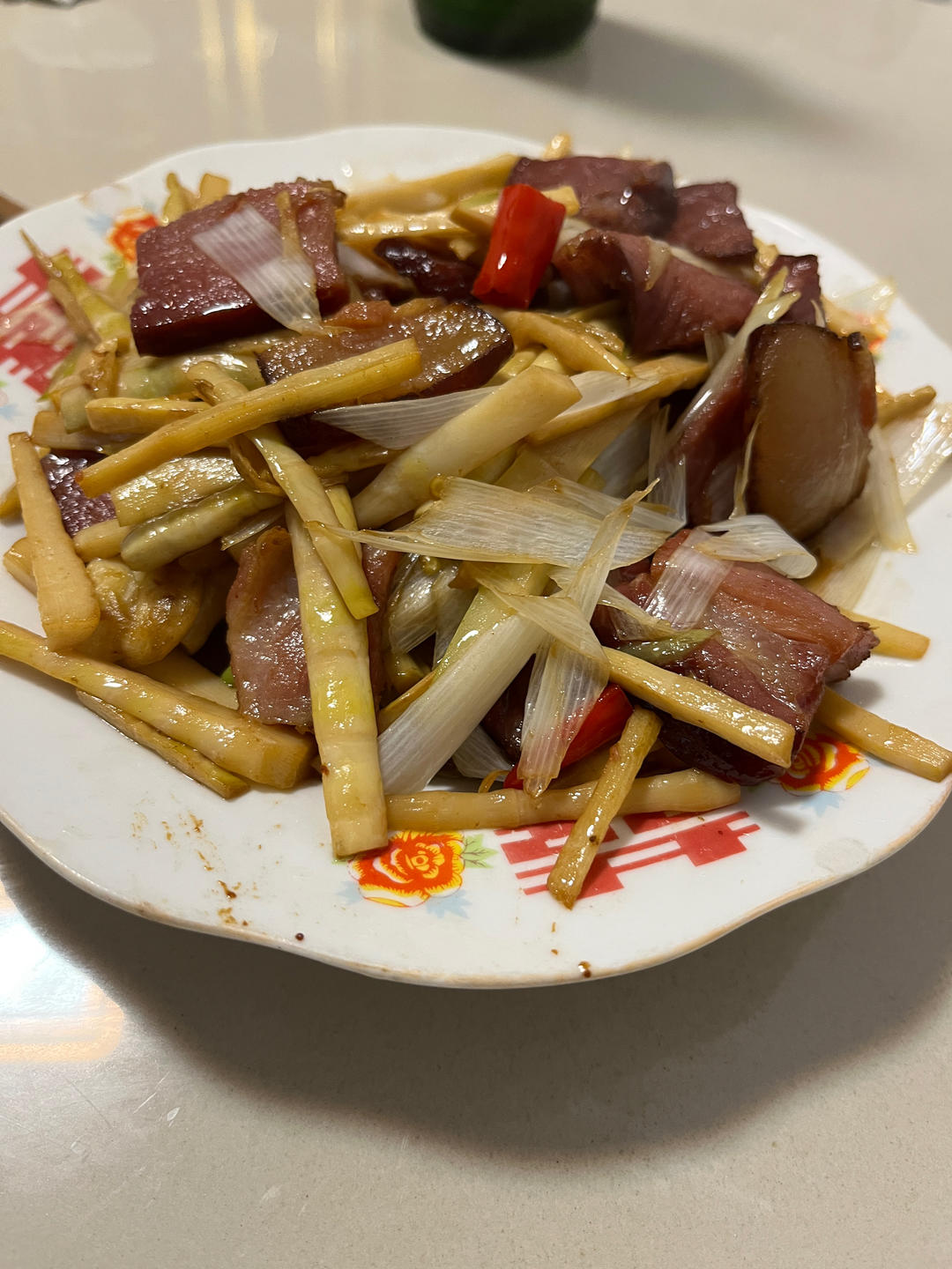 细笋炒腊肉