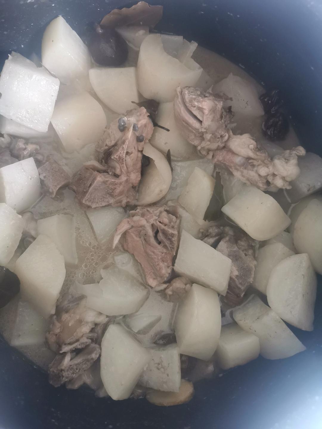 清炖排骨萝卜汤