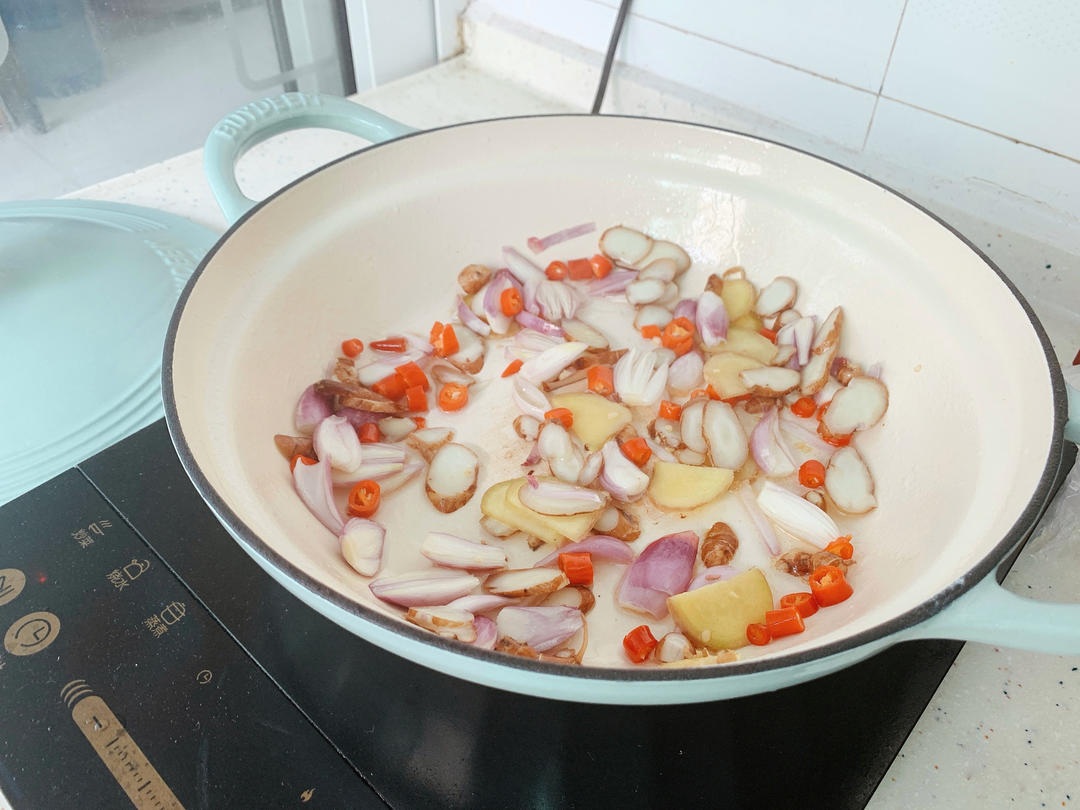 广式无水啫啫鸡【9月北鼎珐琅铸铁锅食谱】