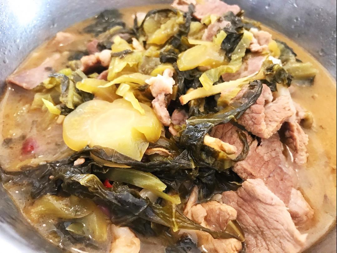 酸菜炖五花肉