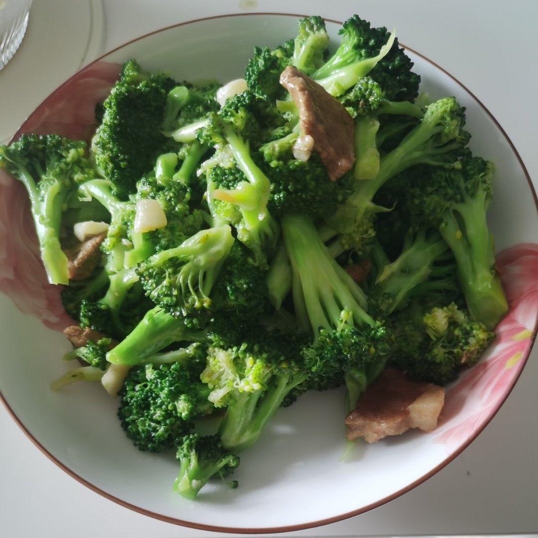 好吃到爆的耗油蒜蓉西兰花(从不修图，喜欢请关注)