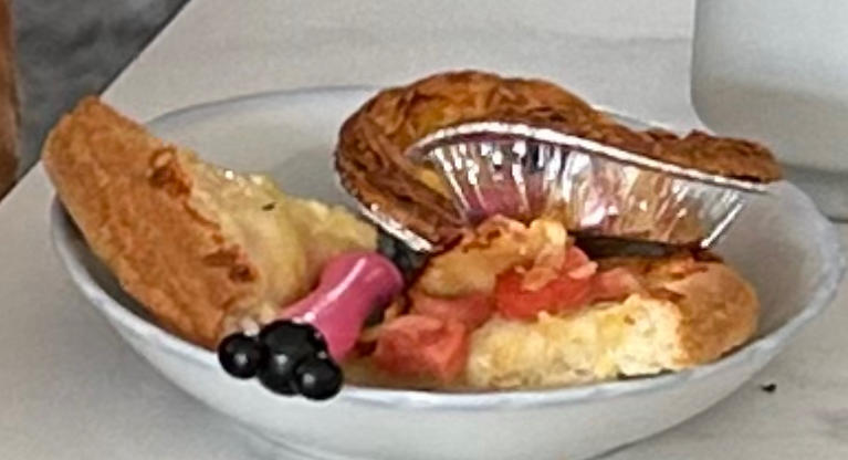 火腿肠围边披萨