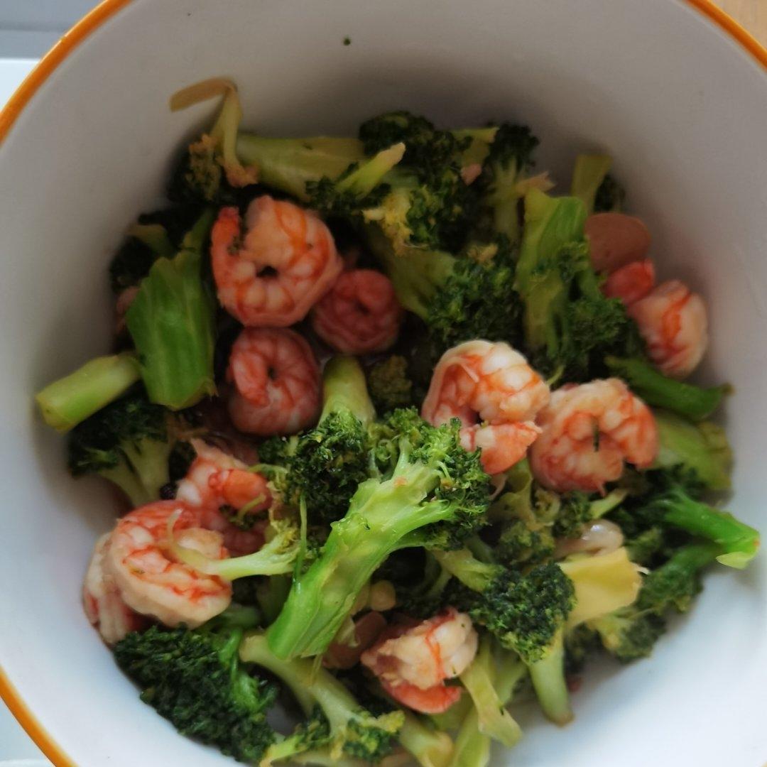 西兰花胡萝卜炒虾仁