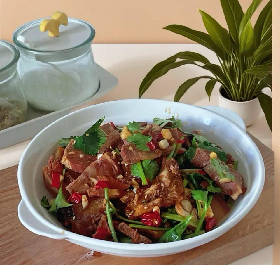 香菜拌辣卤牛肉