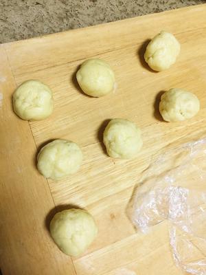 椰蓉酥的做法 步骤2