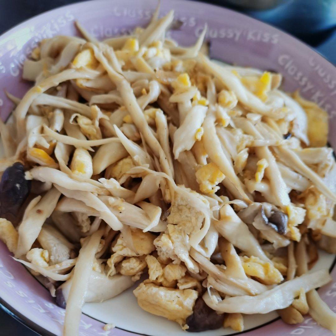 杏鲍菇炒鸡蛋