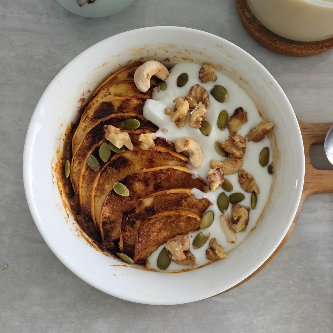 肉桂苹果烤酸奶燕麦