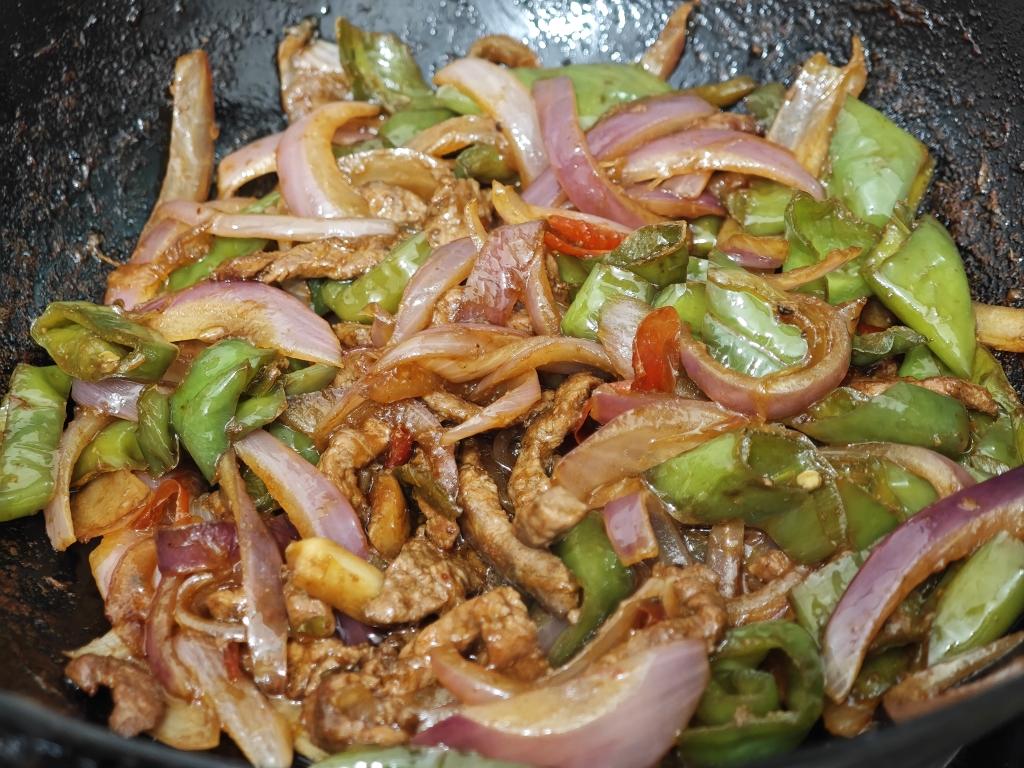 彩椒炒黑椒牛柳