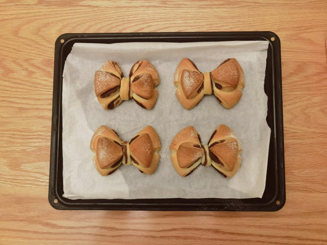 豆沙蝴蝶结面包