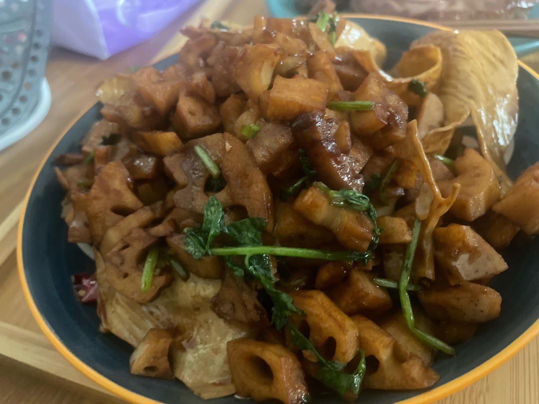 家常快手菜小炒藕丁真香