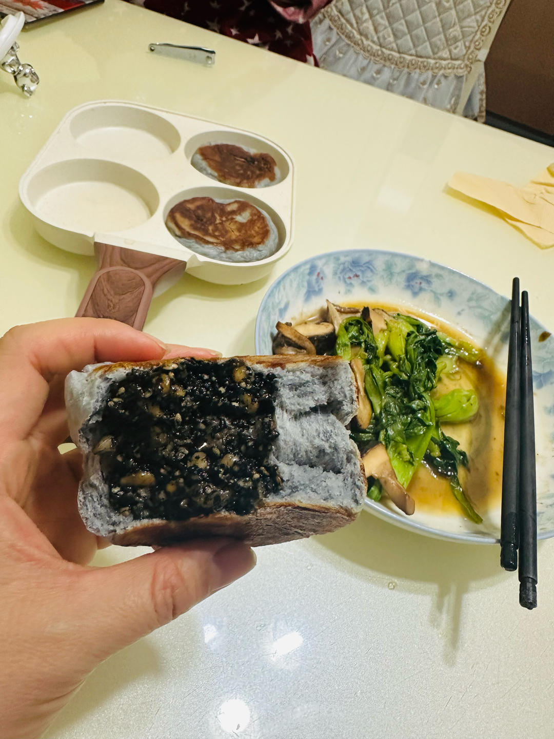 蝶豆花黑芝麻面包 Bruno锅