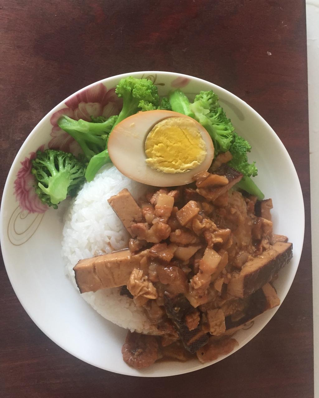 台式卤肉饭