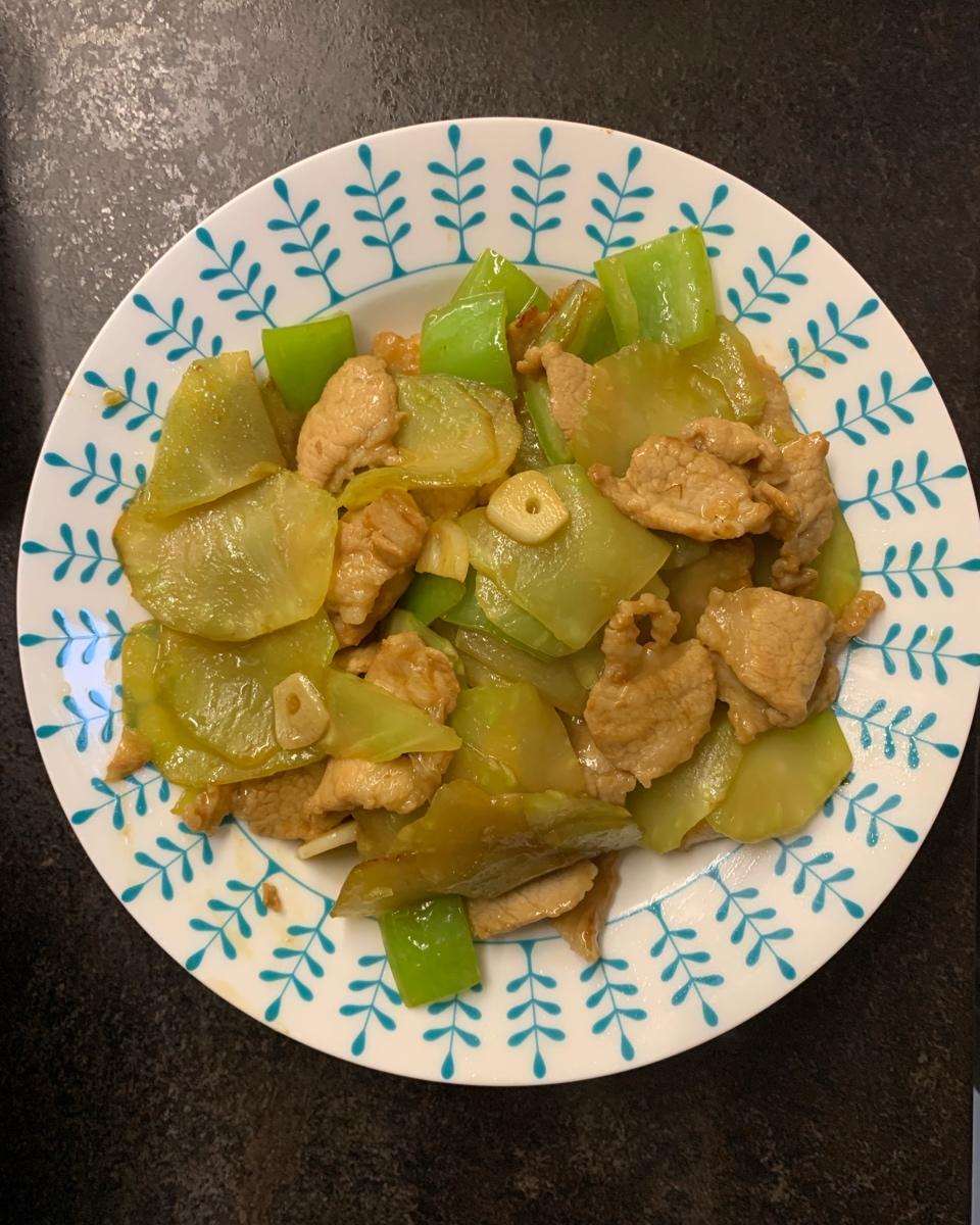 青笋炒肉（不用料酒肉也能又嫩又不腥气）