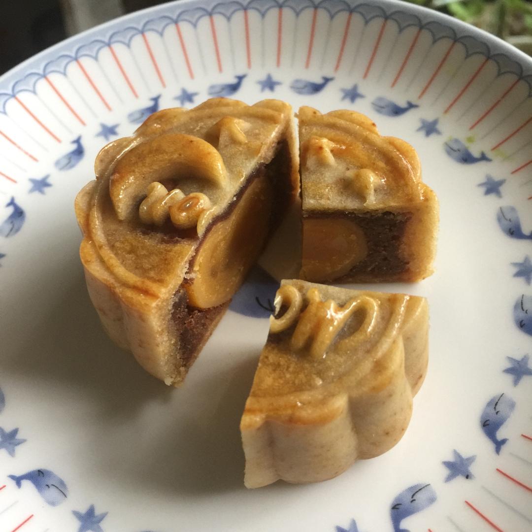 一口广月之小小蛋黄莲蓉月饼