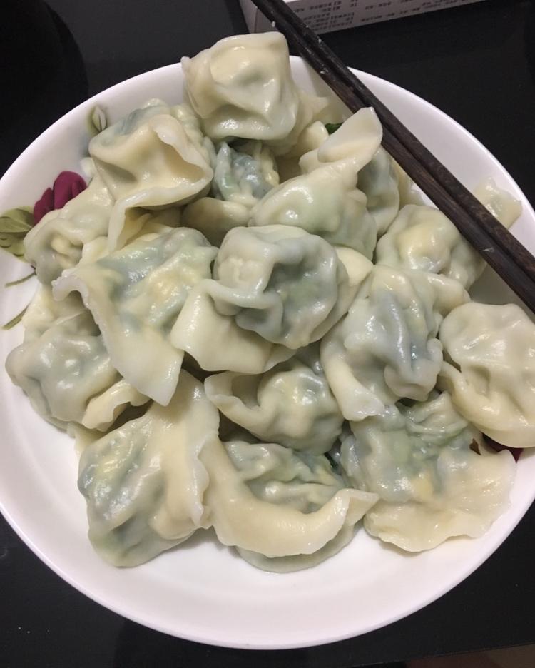 鸡蛋青菜水饺