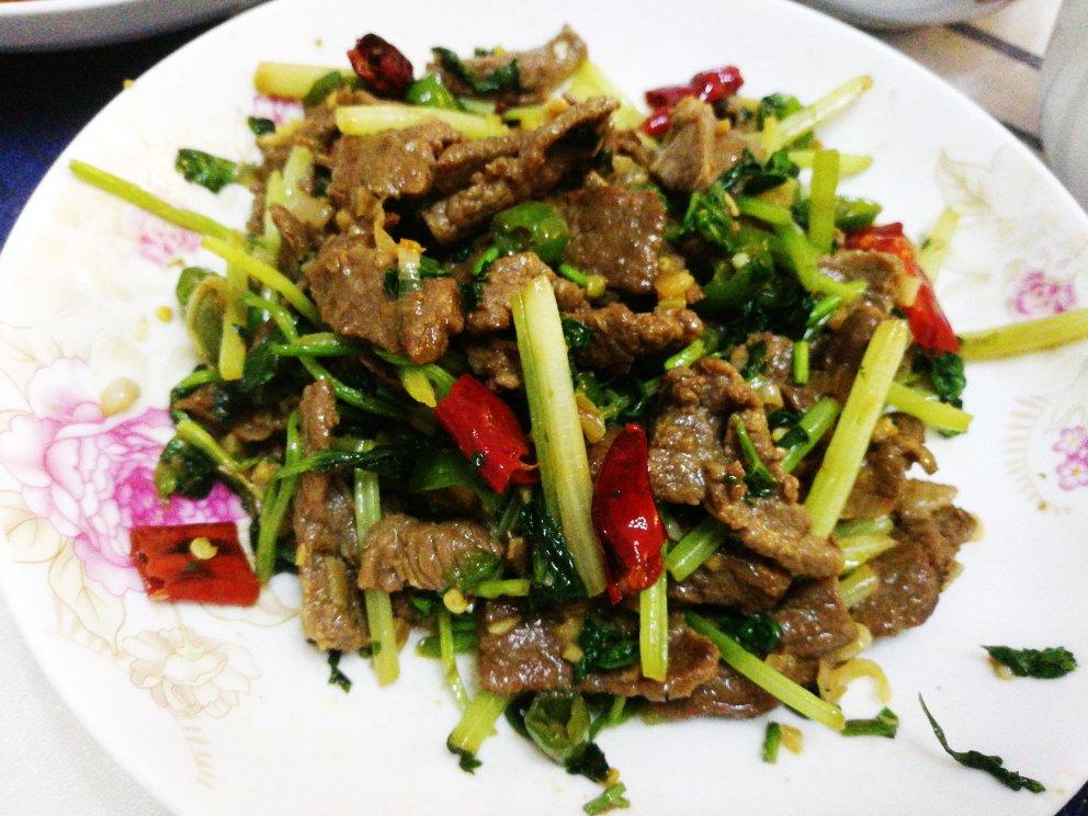 小炒牛肉（肉嫩味香）