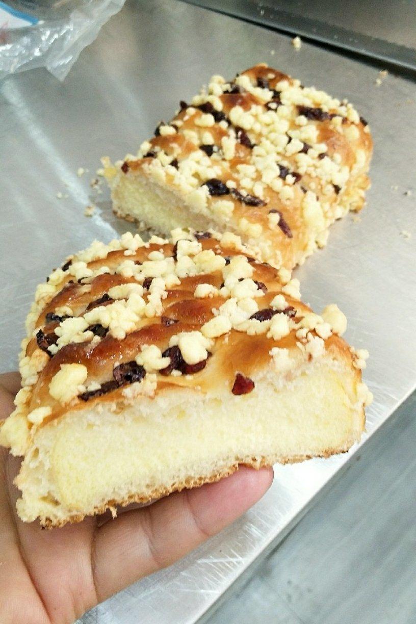 老阿姨的厨房做的蛋糕夹心面包