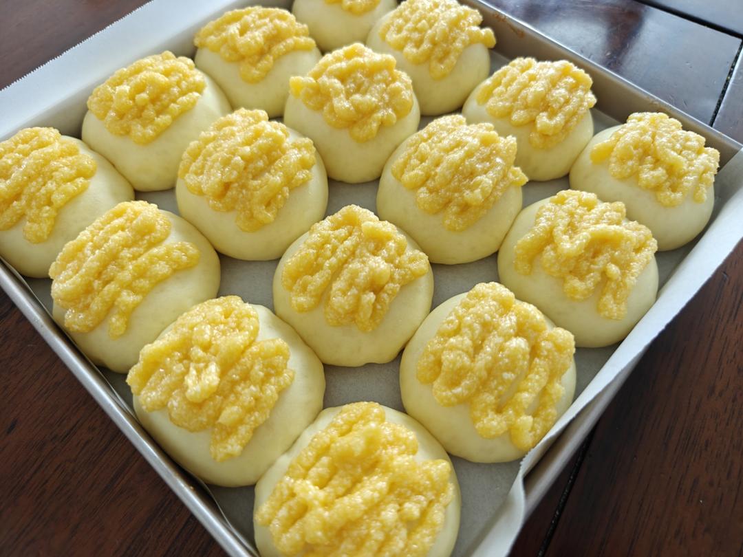 一次发酵同样松软的椰蓉小面包