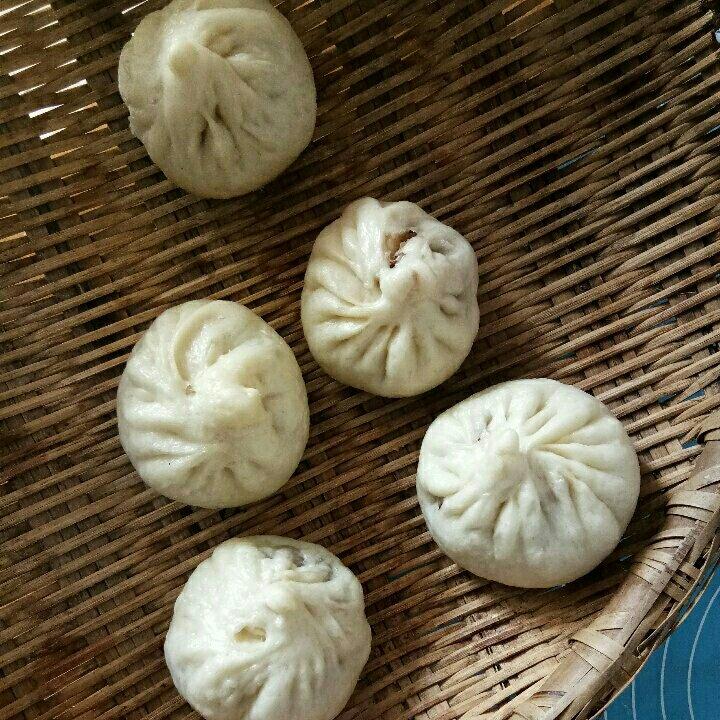 包出有褶子的包子