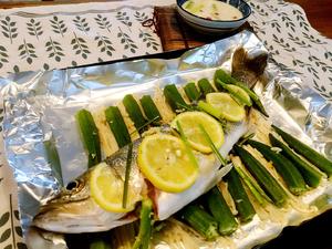 泰式香茅柠檬烤鲈鱼~快手快手版的做法 步骤3