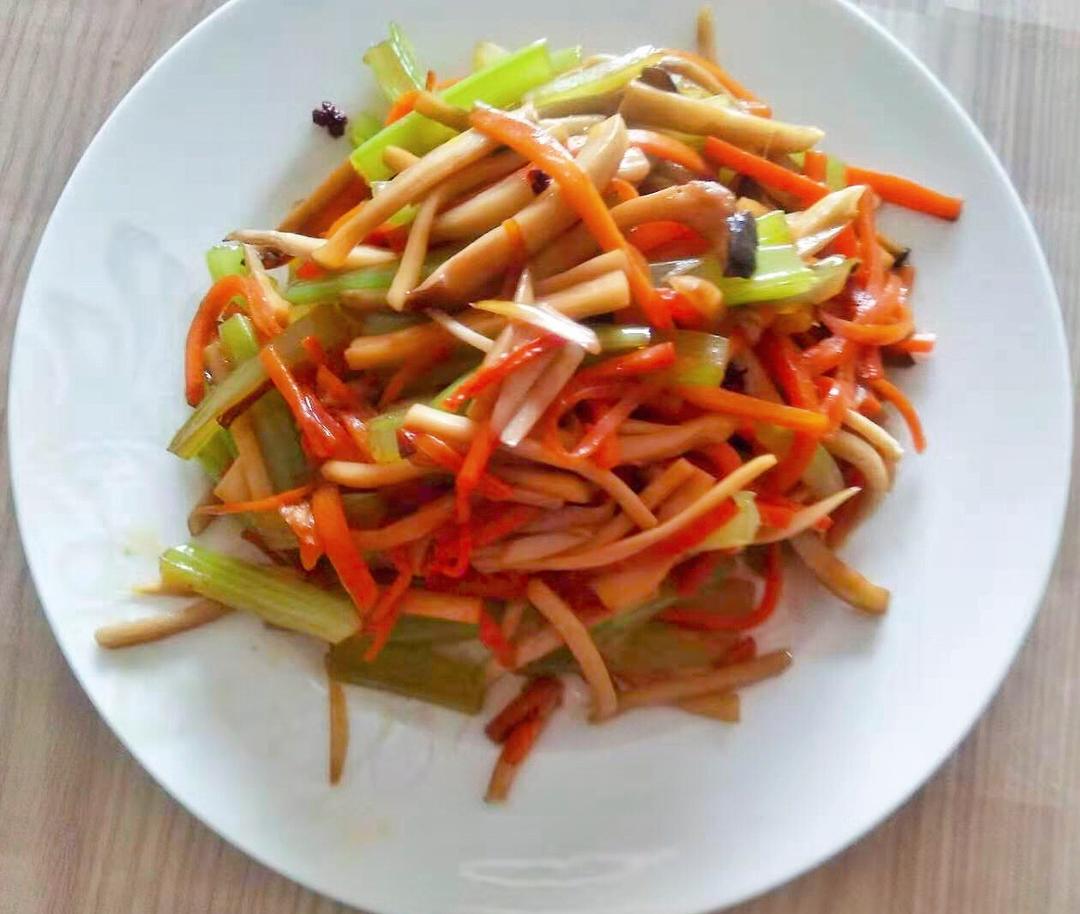 芹香杏鲍菇的做法