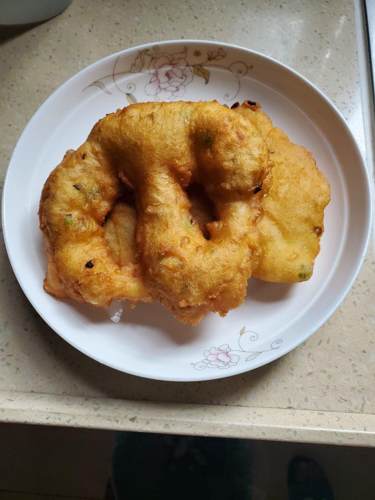 早餐店炸葱油饼 外酥里软 葱香味十足 附细节视频详解