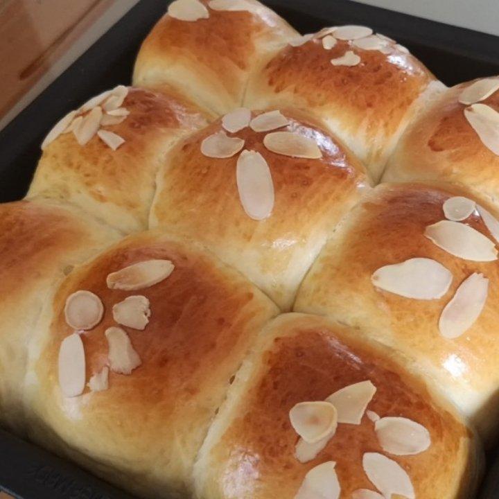 杏仁奶香小餐包