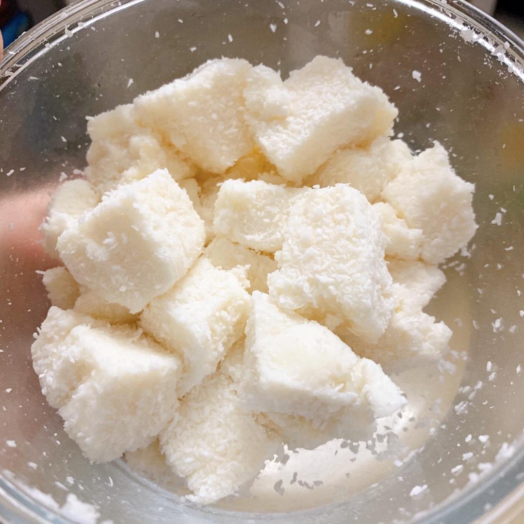 完胜85‘C的牛奶椰蓉小方