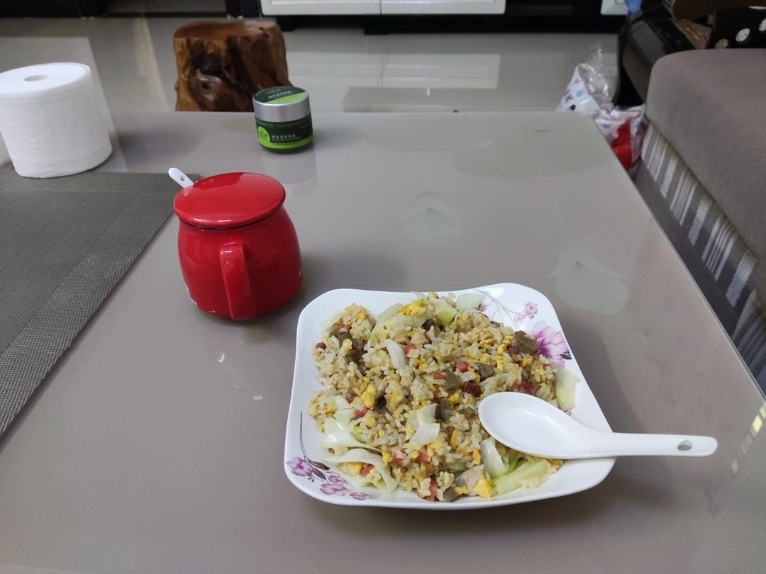 蛋炒饭（简单却好吃到爆哭）